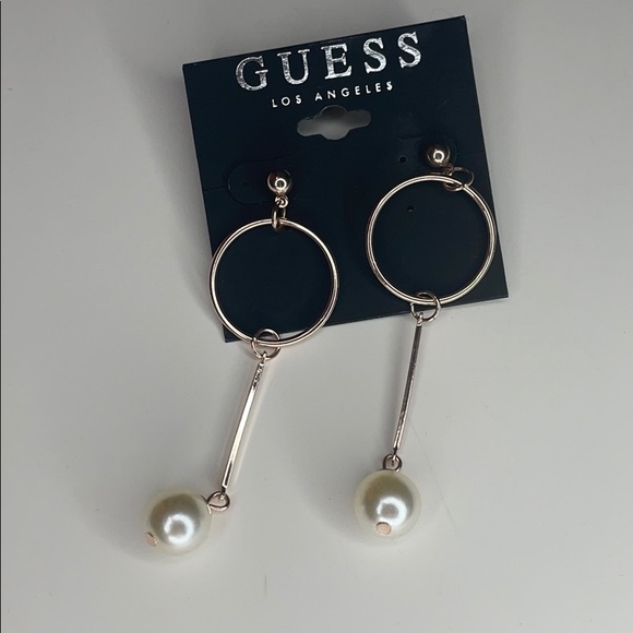 💍GUESS EARRINGS - Picture 2 of 3